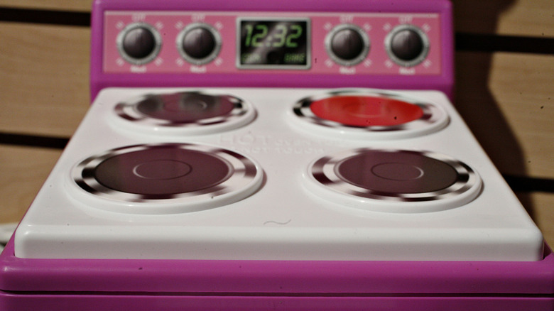 The Untold Truth Of The Easy Bake Oven