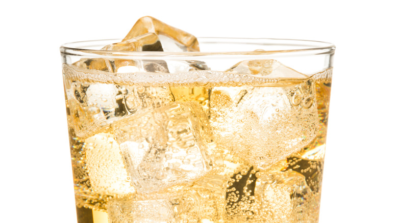 glass of fizzy ginger ale