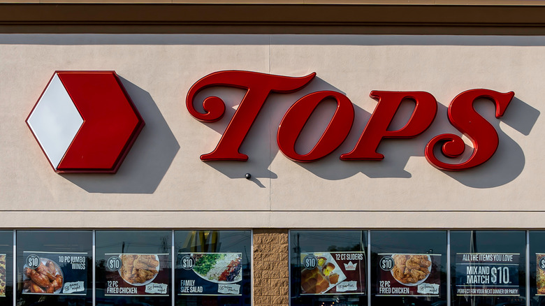 tops friendly markets store exterior