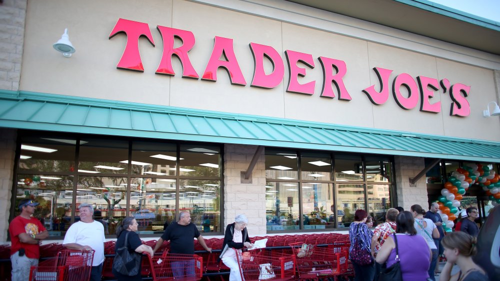 external shot, Trader Joe's 