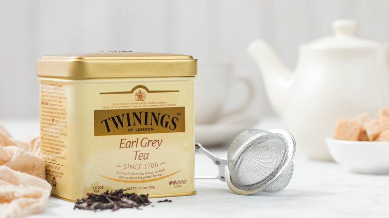 Twinings Earl Grey Tea tin with accessories