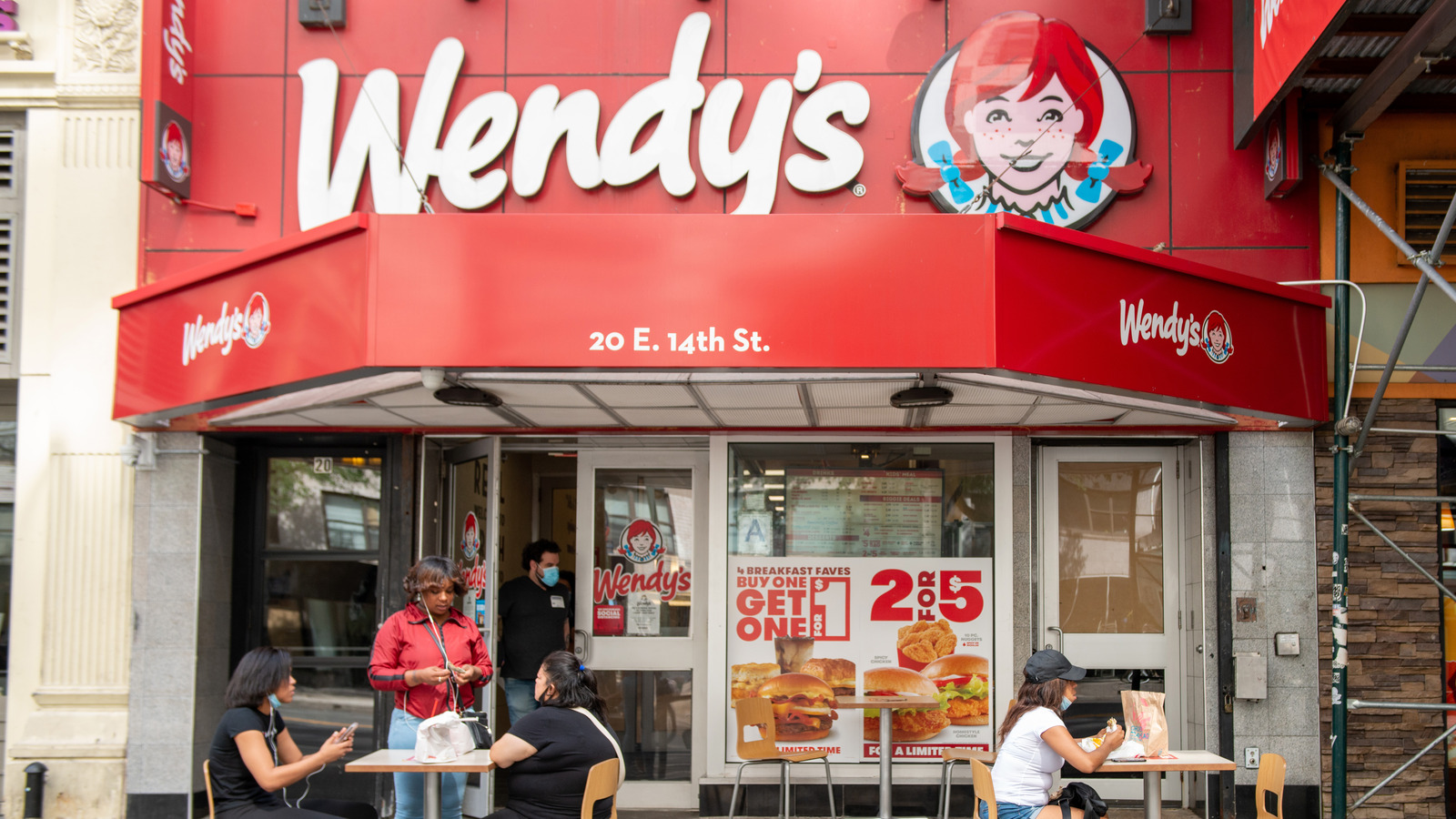 The Untold Truth Of Wendy's Twitter Account