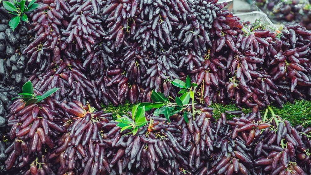 witch finger grapes in stacks