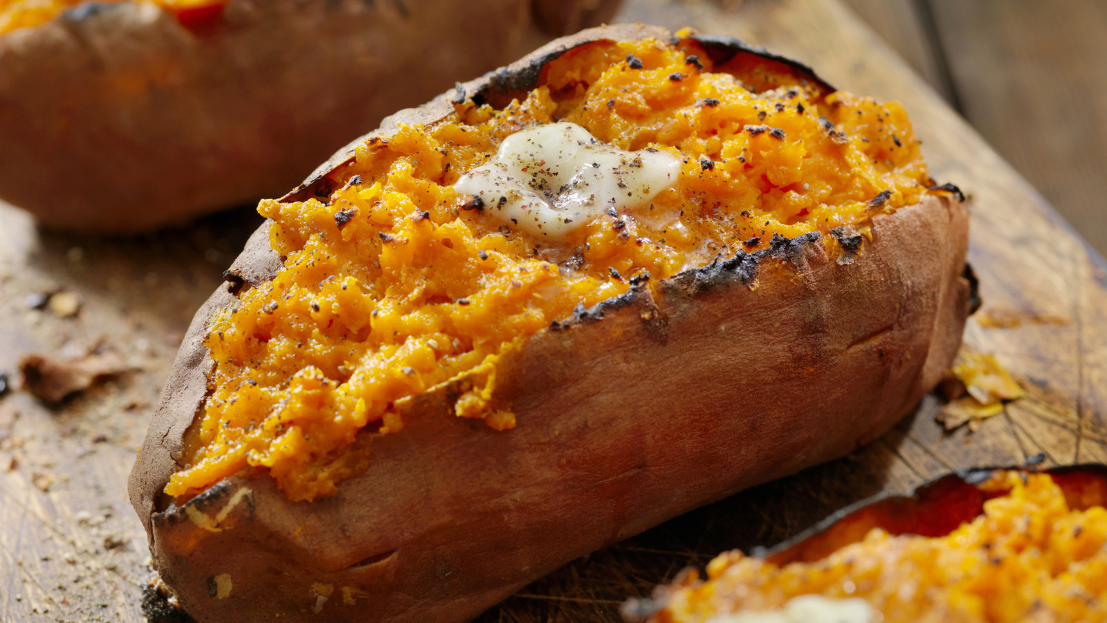 <a href="https://www.mashed.com/1742915/unusual-ingredient-baked-sweet-potatoes-new-level/" target="_blank">The Unusual Ingredient That Will Take Your Baked Sweet Potatoes To A New Level</a>