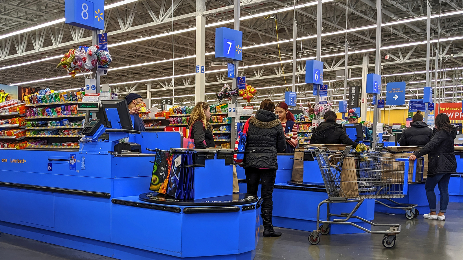 Walmart Checkout Lines