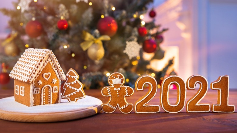 Gingerbread with 2021 sign