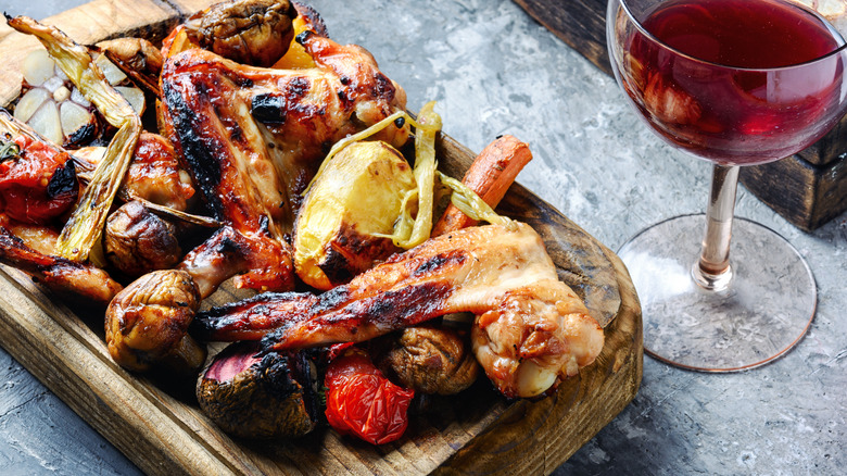 The Wine That Pairs Best With BBQ Chicken Wings