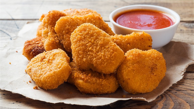 Chicken Nuggets with sauce