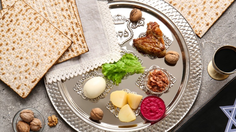 Seder plate 