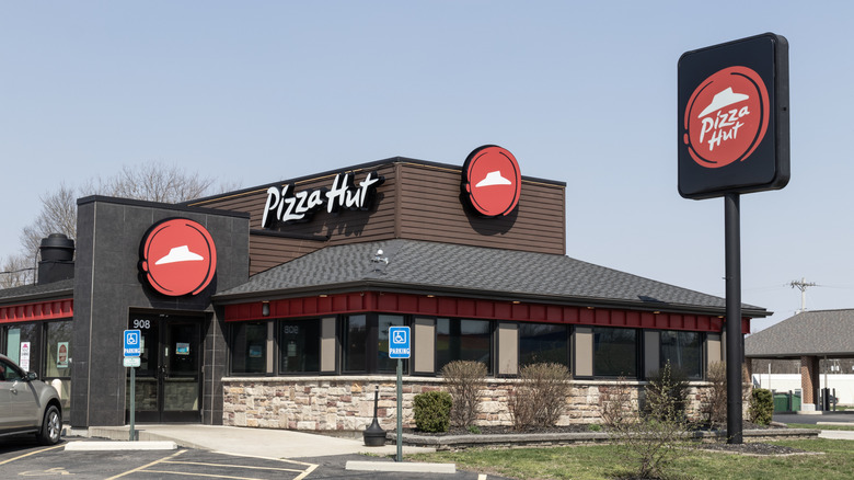Exterior of a Pizza Hut restaurant