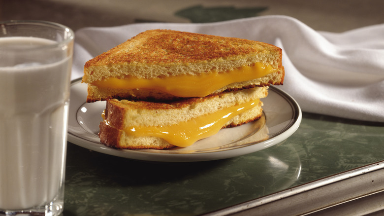 grilled cheese sandwich on plate