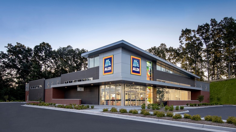 Aldi exterior