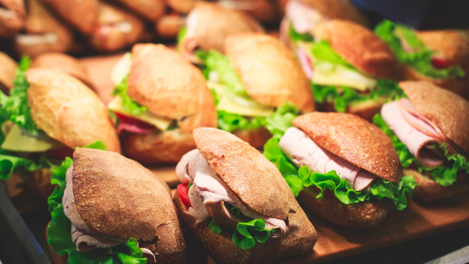 There Are Three Different Types Of Sandwiches On A Shelf antidotetips