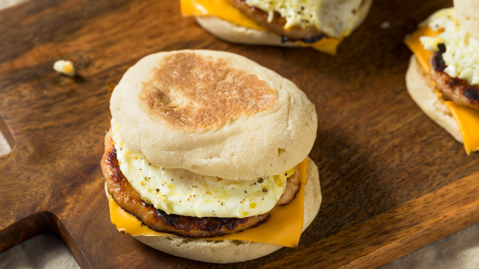 <a href="https://www.mashed.com/2293593/best-new-fast-food-breakast-sandwiches-2026/" target="_blank">These Are The 2 Best New Fast Food Breakfast Sandwiches Of 2026 So Far</a>