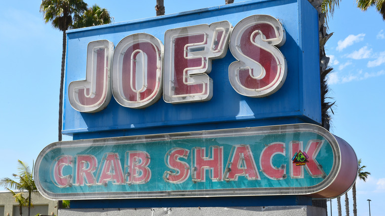 Unlit neon Joe's Crab Shack sign