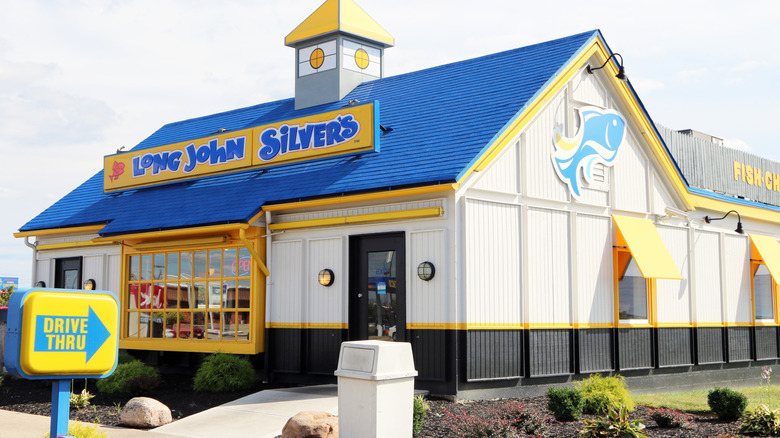 Long John Silver's restaurant exterior