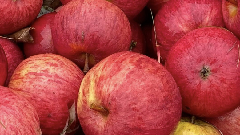 Dabinett apples