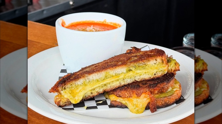 grilled cheese and tomagto soup on a plate