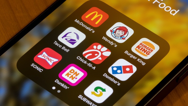 phone with fast food apps