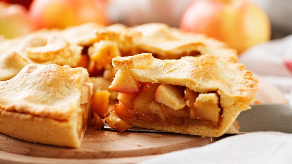 Homemade apple pie