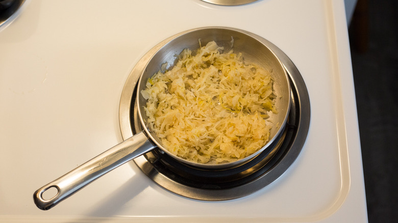 sauerkraut in small pan