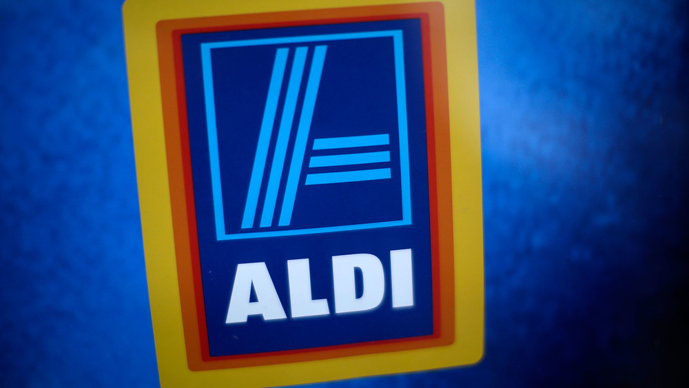 A logo at an Aldi store