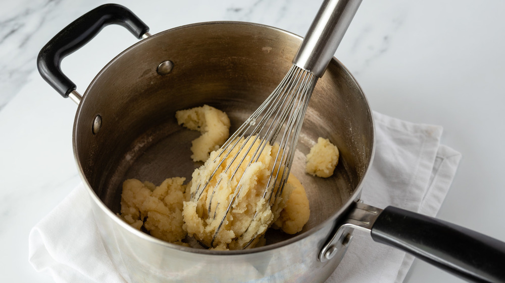 making paste for cream puffs