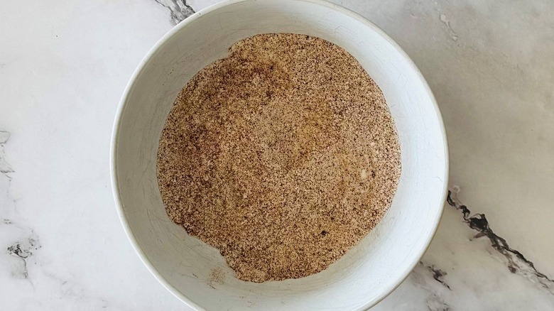 Dry rub blend in bowl