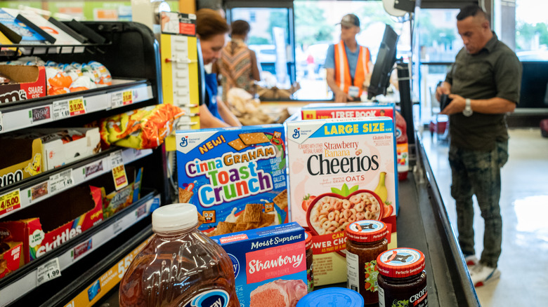 Grocery items and shoppers 