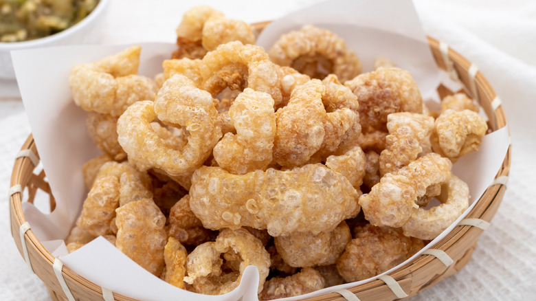 A basket of fried pork rinds