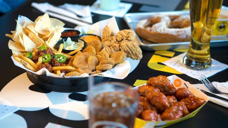 buffalo wings appetizer sampler platter