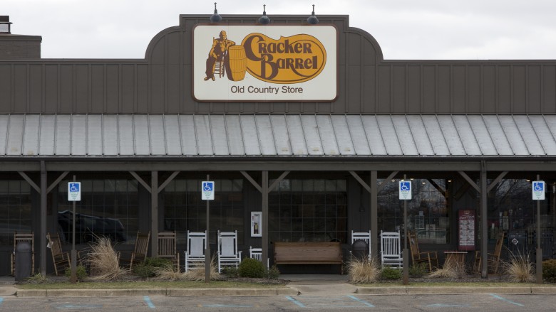 Cracker Barrel Nutrition Facts: What to Order & Avoid