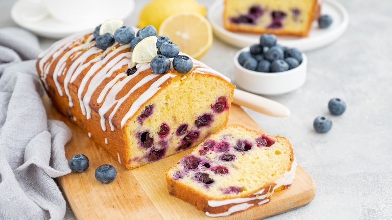 Lemon blueberry yogurt cake