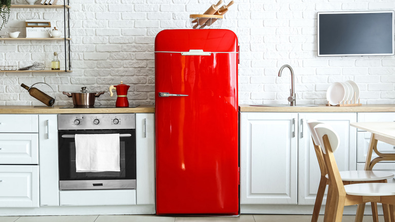 Vintage fridge in a modern kitchen