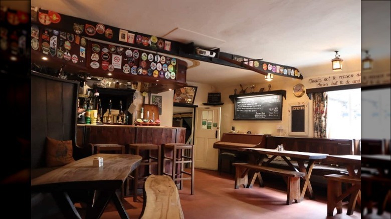 White Hart Inn pub