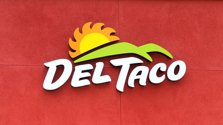 Del Taco signage