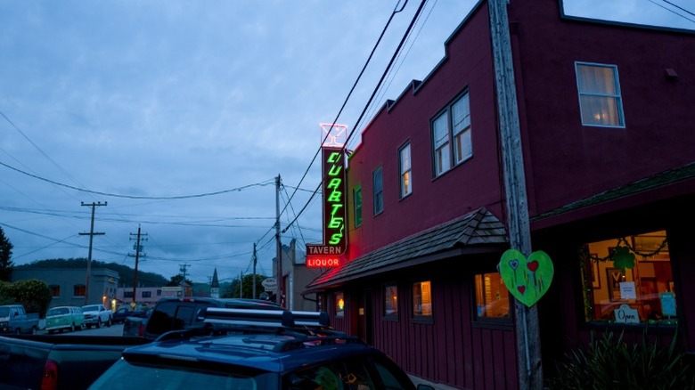 Duarte's Tavern exterior at dusk