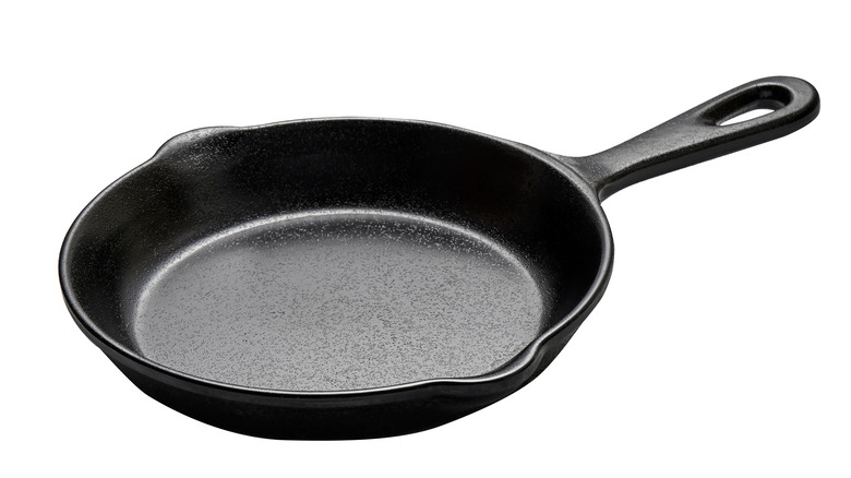 Cast iron skillet