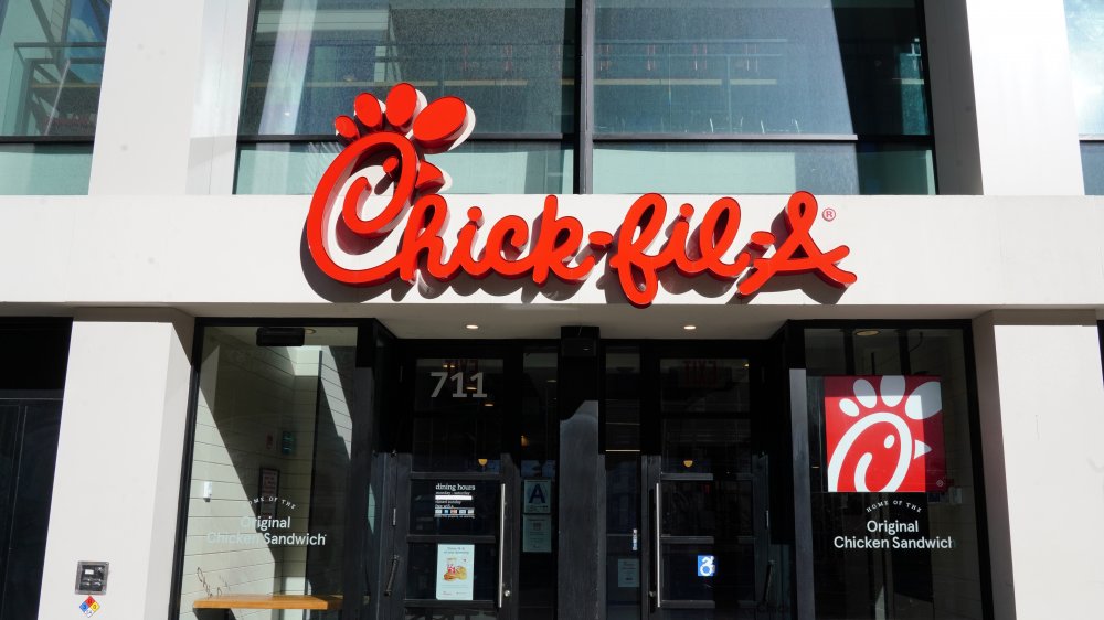 Chick-fil-a storefront 