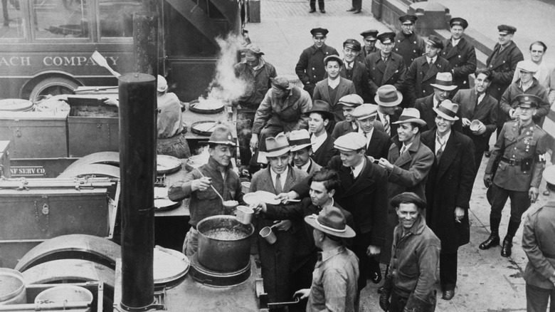 Great Depression black and white photo of a soup kitchen
