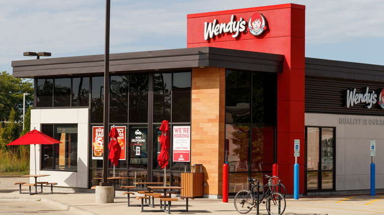 wendy's storefront sign