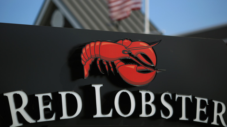 Red Lobster restaurant sign