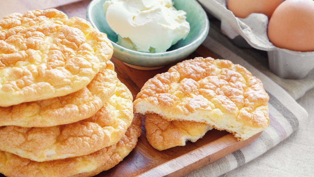 Cloud bread with eggs