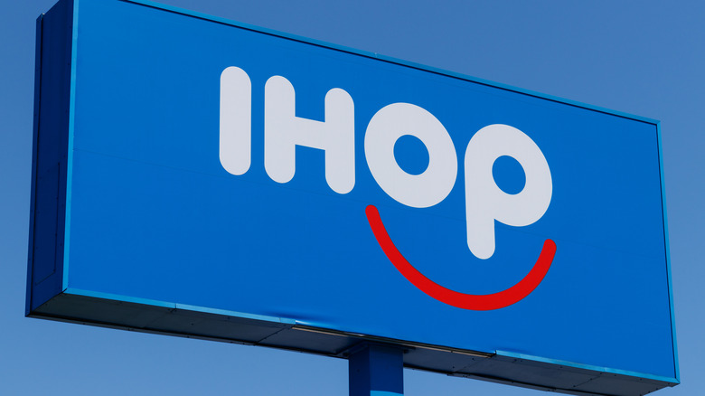IHOP sign