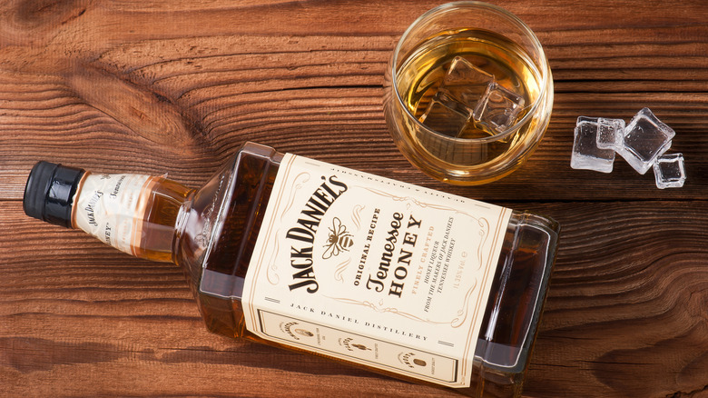 Jack Daniel's Tennessee Honey whiskey
