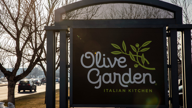 Olive Garden sign near roadway