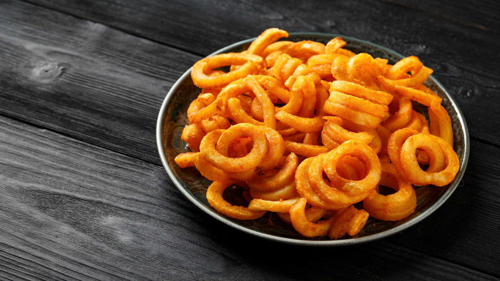 How To Make Baked Curly Fries [with a Spiralizer!] - The Healthy Maven