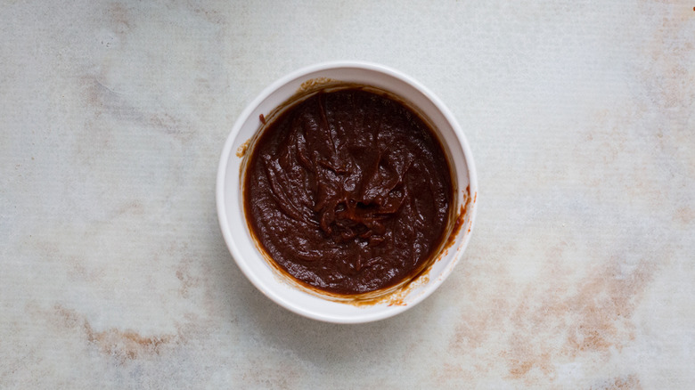 meatloaf glaze on marble table