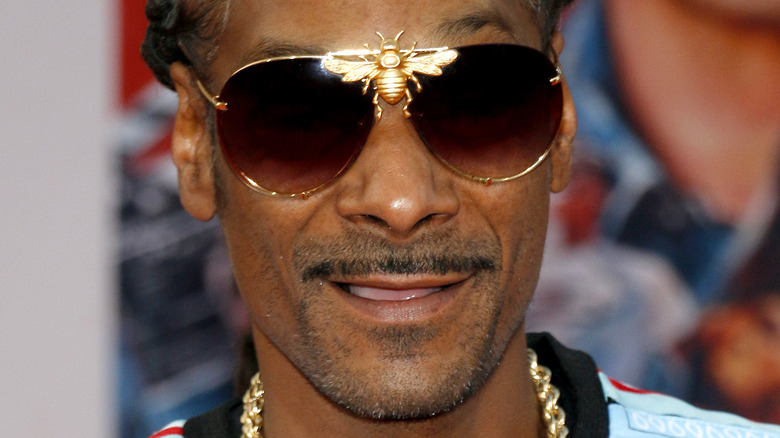 snoop dogg wearing sunglasses