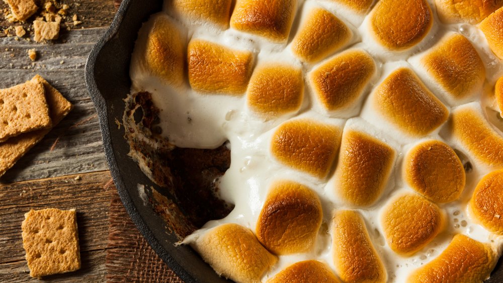 Iron pan of s'mores dessert dip